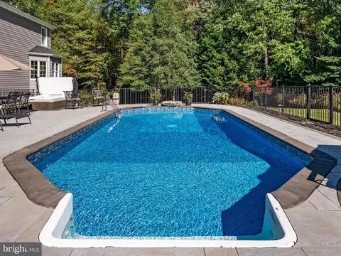 Exterior - 8118 Buttercup Ln E, Pasadena, MD 21122 photo 20 of 26