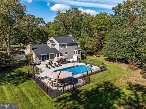 Exterior - 8118 Buttercup Ln E, Pasadena, MD 21122 photo 15 of 26