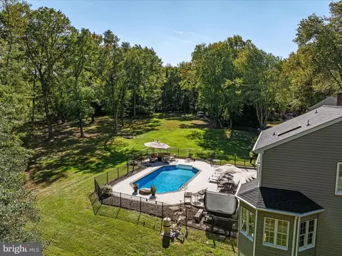 Exterior - 8118 Buttercup Ln E, Pasadena, MD 21122 photo 16 of 26