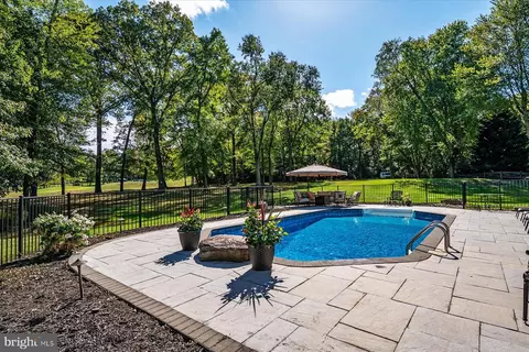 Exterior - 8118 Buttercup Ln E, Pasadena, MD 21122 photo 6 of 26