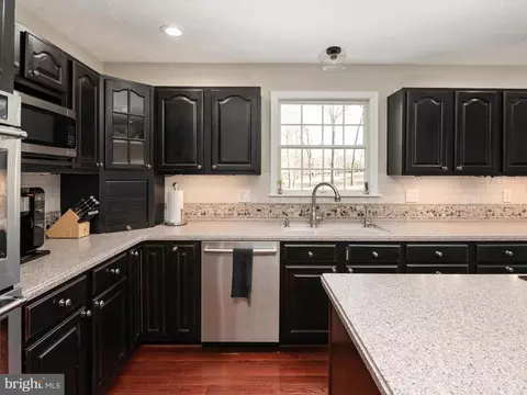 Kitchen - 8118 Buttercup Ln E, Pasadena, MD 21122 photo 2 of 6