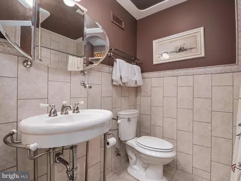 Bath - 8118 Buttercup Ln E, Pasadena, MD 21122 photo 6 of 6