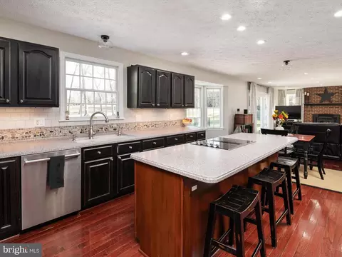 Kitchen - 8118 Buttercup Ln E, Pasadena, MD 21122 photo 1 of 6