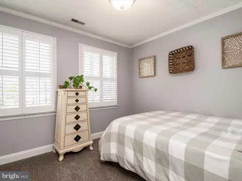 Bedroom - 8118 Buttercup Ln E, Pasadena, MD 21122 photo 4 of 7