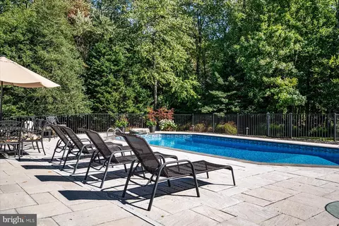 Exterior - 8118 Buttercup Ln E, Pasadena, MD 21122 photo 7 of 26