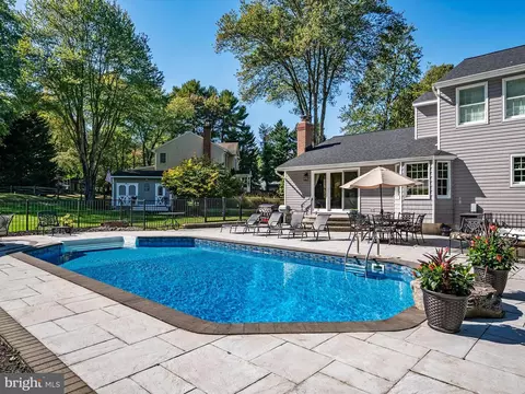 Exterior - 8118 Buttercup Ln E, Pasadena, MD 21122 photo 17 of 26