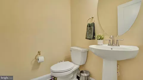 Entry Way - 7611 Gigur Dr, Hanover, MD 21076 photo 10 of 20