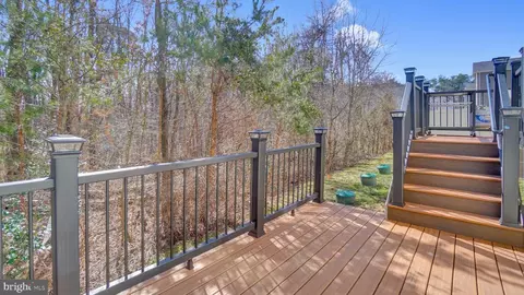 Exterior - 7611 Gigur Dr, Hanover, MD 21076 photo 7 of 8