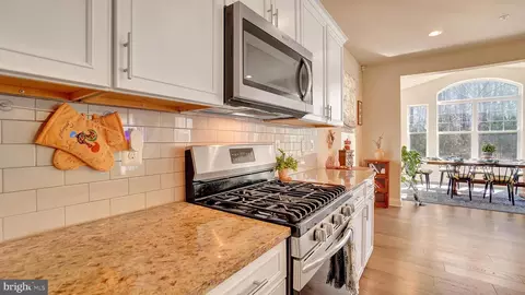 Kitchen - 7611 Gigur Dr, Hanover, MD 21076 photo 3 of 4
