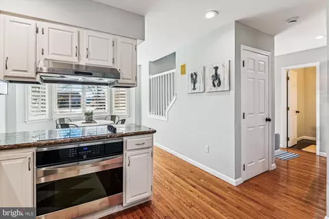 Entry Way - 2980 Friends Rd, Annapolis, MD 21401 photo 3 of 5