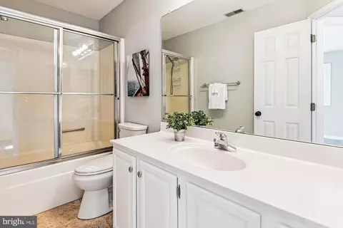 Bath - 2980 Friends Rd, Annapolis, MD 21401 photo 3 of 4