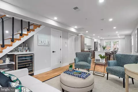 102 South St, Annapolis, MD 21401