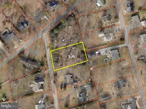 8317 Oakwood Rd, Millersville, MD 21108