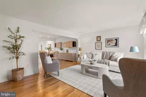 Living - 1614 Comanche Rd, Arnold, MD 21012 photo 1 of 7