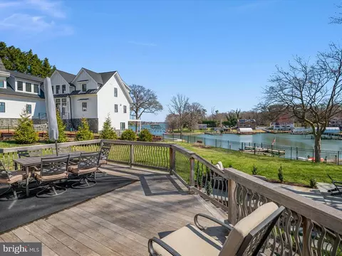 Exterior - 4083 Waterview Dr, Edgewater, MD 21037 photo 6 of 9