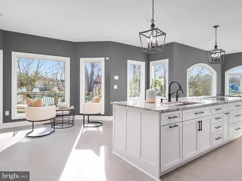 Kitchen - 4083 Waterview Dr, Edgewater, MD 21037 photo 5 of 7