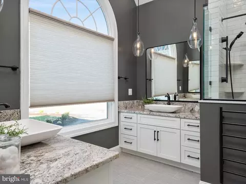 Bath - 4083 Waterview Dr, Edgewater, MD 21037 photo 1 of 6
