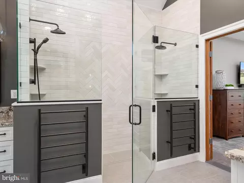 Bath - 4083 Waterview Dr, Edgewater, MD 21037 photo 2 of 6