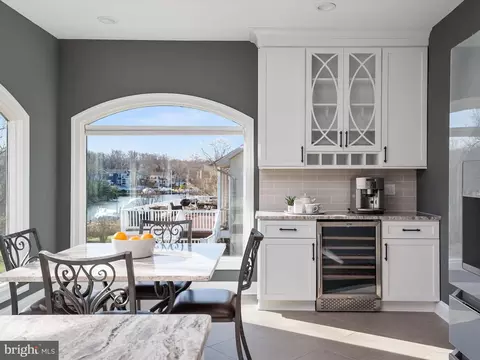 Kitchen - 4083 Waterview Dr, Edgewater, MD 21037 photo 6 of 7