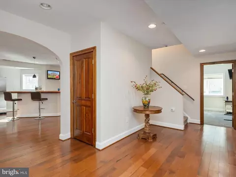 Entry Way - 4083 Waterview Dr, Edgewater, MD 21037 photo 7 of 8