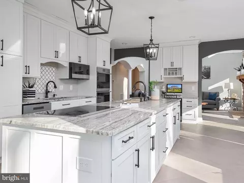Kitchen - 4083 Waterview Dr, Edgewater, MD 21037 photo 2 of 7