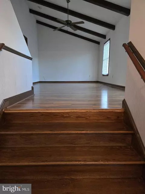 Living - 404 Beach Dr, Annapolis, MD 21403 photo 1 of 1
