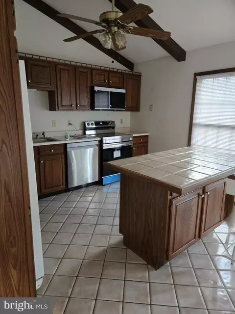 Kitchen - 404 Beach Dr, Annapolis, MD 21403 photo 1 of 1