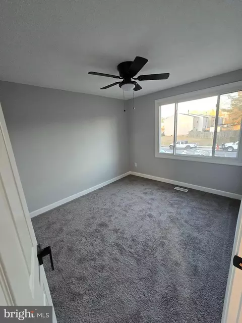 7982 Tower Bridge Dr, Pasadena, MD 21122 photo 4