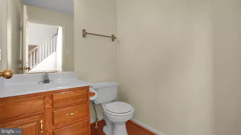 Entry Way - 2709 Strongs Ct, Crofton, MD 21114 photo 4 of 9