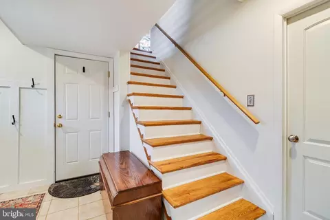 Entry Way - 104 Bosun Rd, Arnold, MD 21012 photo 2 of 4