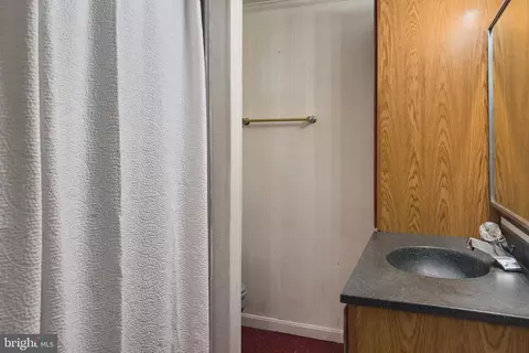 Bath - 503 Burnside St, Annapolis, MD 21403 photo 3 of 3