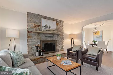 Living - 503 Burnside St, Annapolis, MD 21403 photo 1 of 3