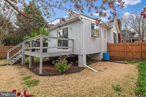 Exterior - 503 Burnside St, Annapolis, MD 21403 photo 2 of 15