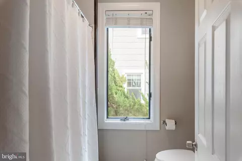 Bath - 503 Burnside St, Annapolis, MD 21403 photo 1 of 3