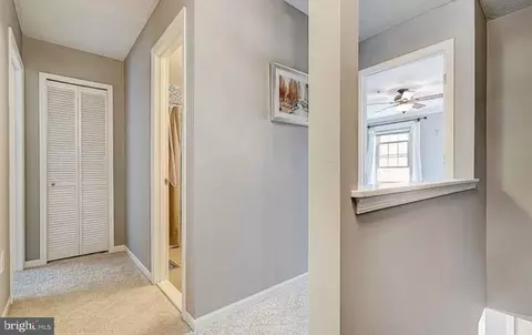 Entry Way - 2517 Smoketree Ln, Crofton, MD 21114 photo 3 of 4