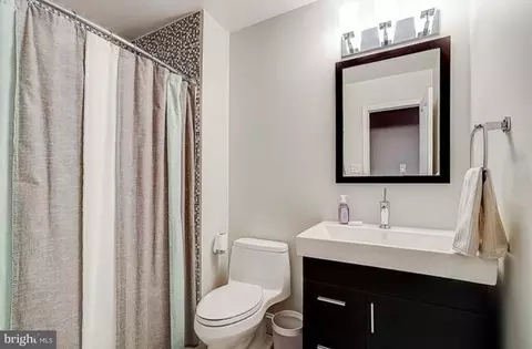 Bath - 2517 Smoketree Ln, Crofton, MD 21114 photo 2 of 5