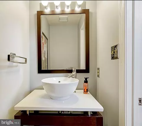 Bath - 2517 Smoketree Ln, Crofton, MD 21114 photo 1 of 5