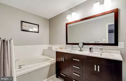 Bath - 2517 Smoketree Ln, Crofton, MD 21114 photo 4 of 5