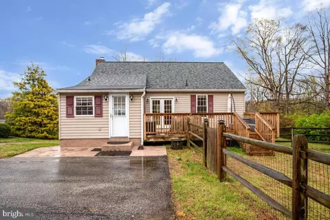 Exterior - 7912 Belhaven Ave, Pasadena, MD 21122 photo 6 of 8