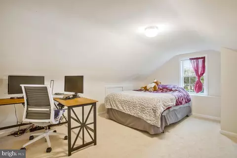 Bedroom - 7912 Belhaven Ave, Pasadena, MD 21122 photo 4 of 4