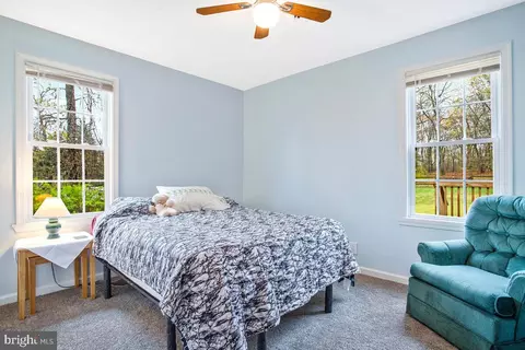 Bedroom - 7912 Belhaven Ave, Pasadena, MD 21122 photo 3 of 4