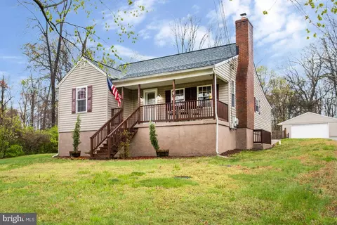 Exterior - 7912 Belhaven Ave, Pasadena, MD 21122 photo 3 of 8