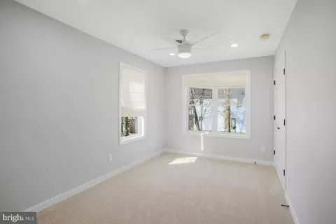 Bedroom - 4920 Thomas Dr, Shady Side, MD 20764 photo 3 of 5