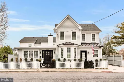 220 Chesapeake Ave, Annapolis, MD 21403