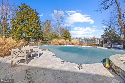 Exterior - 415 Edgewater Rd, Pasadena, MD 21122 photo 3 of 4