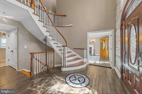 Entry Way - 415 Edgewater Rd, Pasadena, MD 21122 photo 1 of 2