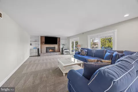 Living - 415 Edgewater Rd, Pasadena, MD 21122 photo 2 of 3