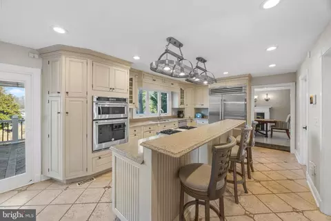 Kitchen - 415 Edgewater Rd, Pasadena, MD 21122 photo 2 of 3