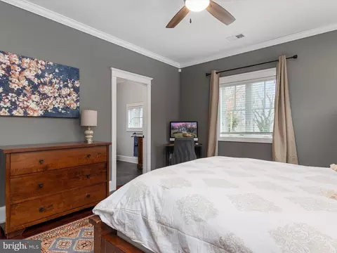 Bedroom - 2979 Valley View Rd, Annapolis, MD 21401 photo 2 of 4