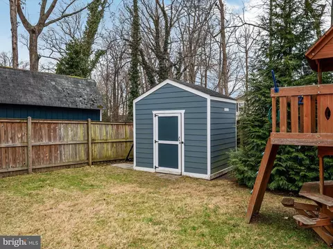 Exterior - 2979 Valley View Rd, Annapolis, MD 21401 photo 6 of 17